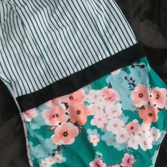 Brand new Cupshe Striped Floral - Picture 11 of 12